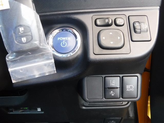 TOYOTA AQUA 2016 Image 31