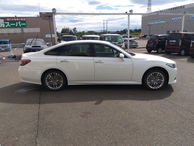 TOYOTA CROWN SEDAN HYBRID 4 2020 Image 31
