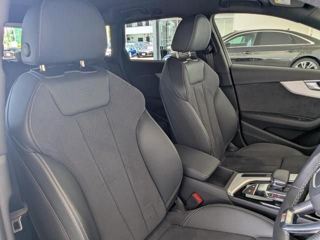 AUDI A4 AVANT 2023 Image 31