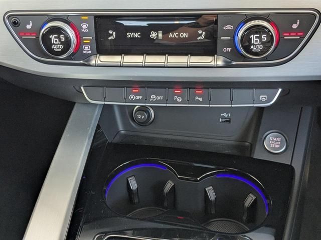 AUDI A4 AVANT 2023 Image 31