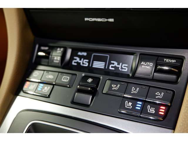 PORSCHE 911 2013 Image 31