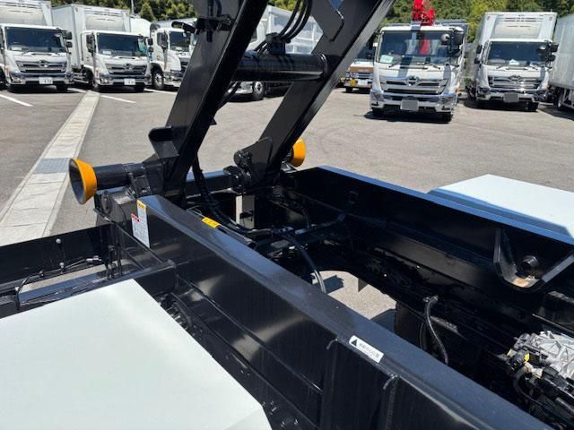 MITSUBISHI FUSOU FIGHTER 2025 Image 31