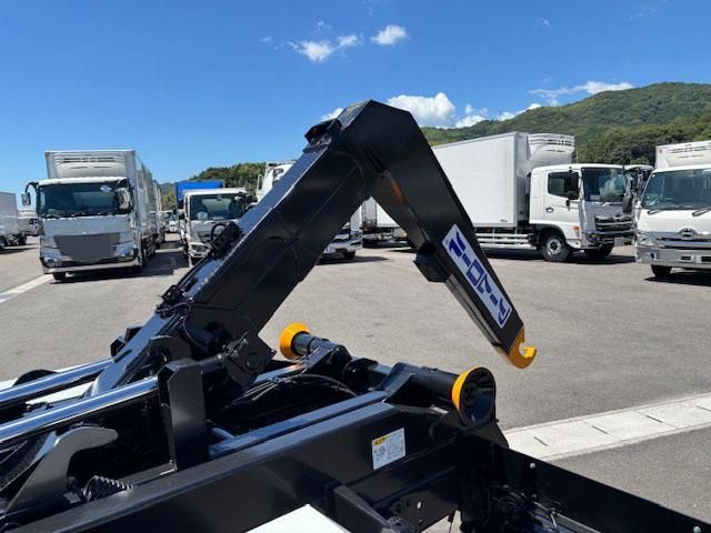 MITSUBISHI FUSOU FIGHTER 2025 Image 31