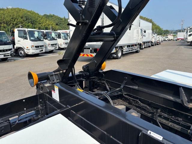 MITSUBISHI FUSOU FIGHTER 2025 Image 31