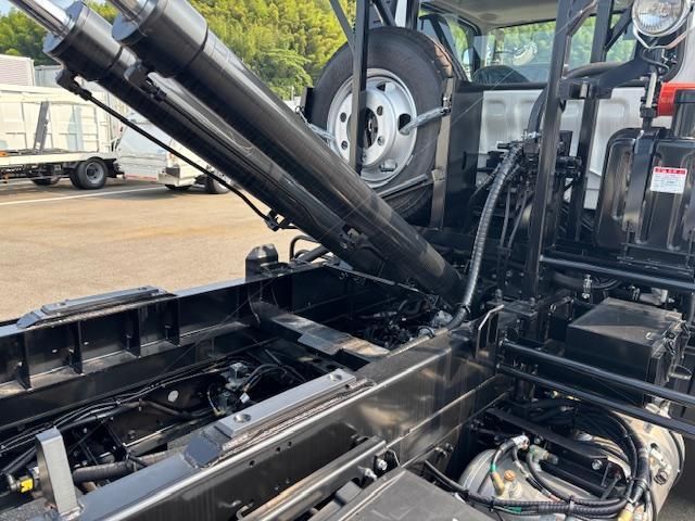 MITSUBISHI FUSOU FIGHTER 2025 Image 31