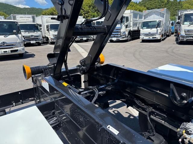 MITSUBISHI FUSOU FIGHTER 2025 Image 31