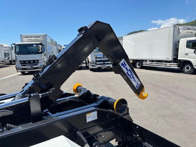 MITSUBISHI FUSOU FIGHTER 2025 Image 31