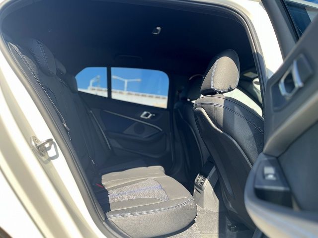 BMW 1SERIES 2019 Image 31