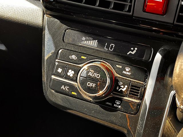 DAIHATSU TANTO CUSTOM 2021 Image 31