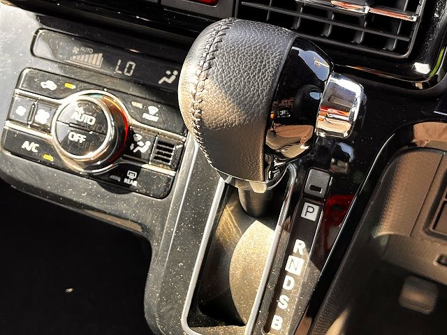 DAIHATSU TANTO CUSTOM 2021 Image 31