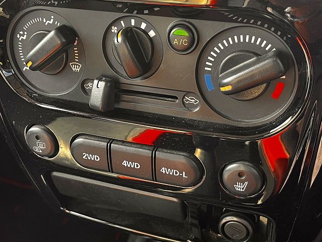 SUZUKI JIMNY 4WD 2014 Image 31