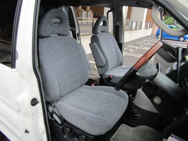 MITSUBISHI DELICA SPACE GEAR  4 2002 Image 31