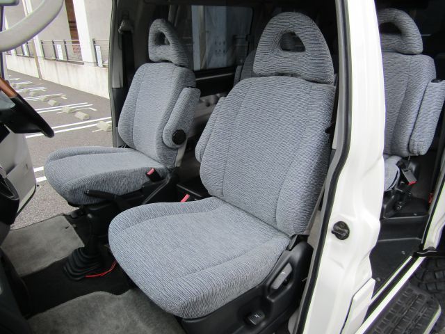 MITSUBISHI DELICA SPACE GEAR  4 2002 Image 31