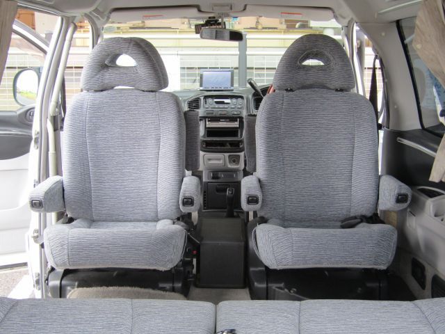 MITSUBISHI DELICA SPACE GEAR  4 2002 Image 31