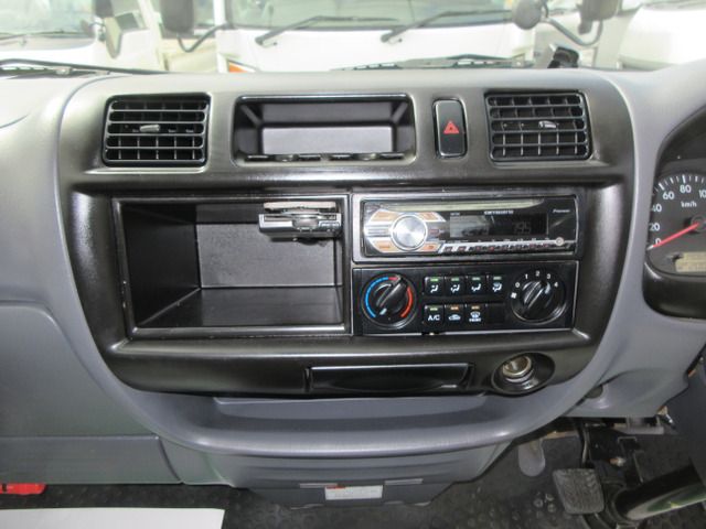 MAZDA BONGO TRUCK 1.15T 2W 2018 Image 31