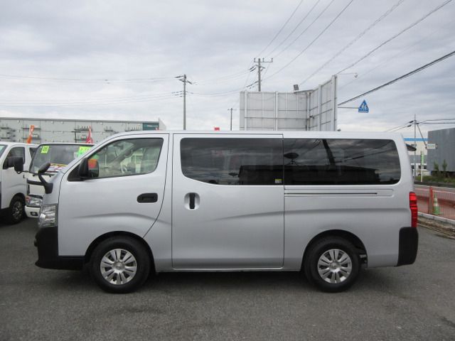 NISSAN NV350 CARAVAN 2018 Image 31