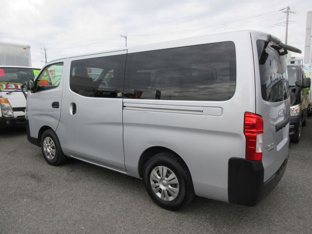 NISSAN NV350 CARAVAN 2018 Image 31