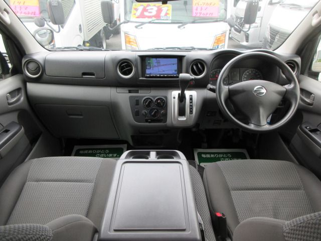 NISSAN NV350 CARAVAN 2018 Image 31
