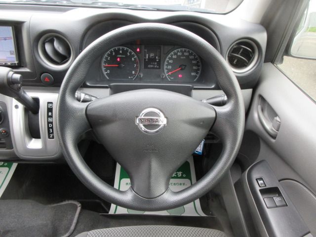 NISSAN NV350 CARAVAN 2018 Image 31