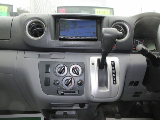 NISSAN NV350 CARAVAN 2018 Image 31