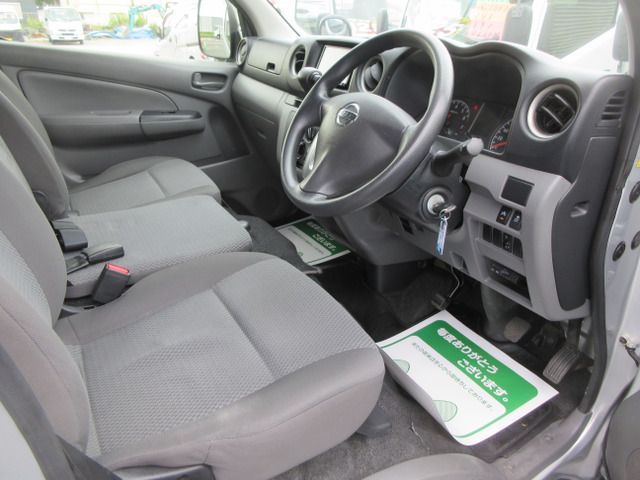 NISSAN NV350 CARAVAN 2018 Image 31