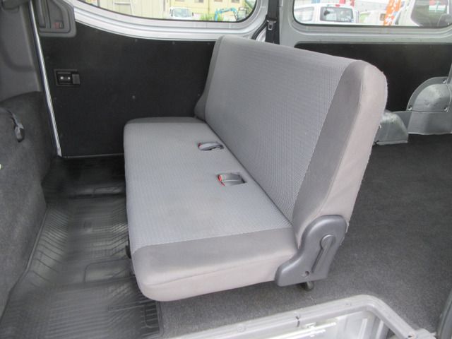 NISSAN NV350 CARAVAN 2018 Image 31