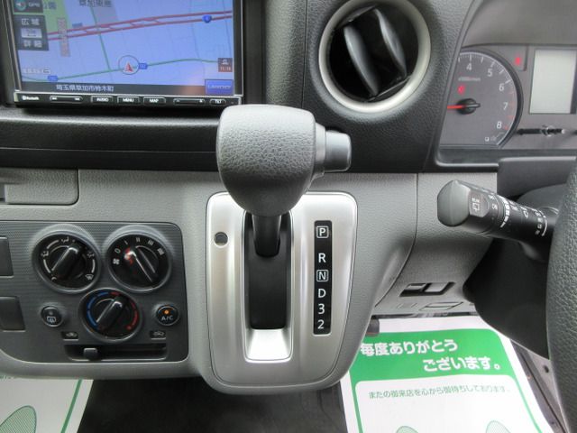 NISSAN NV350 CARAVAN 2018 Image 31