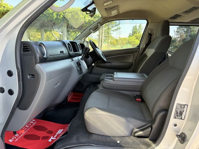 NISSAN NV350 CARAVAN 4WD 2018 Image 31
