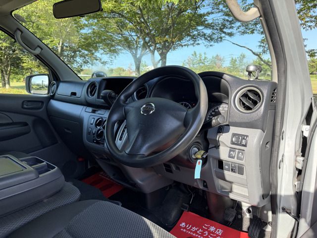 NISSAN NV350 CARAVAN 4WD 2018 Image 31