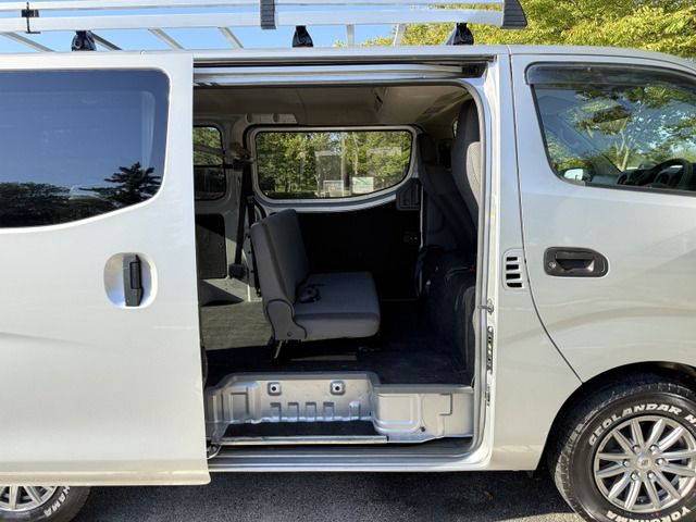 NISSAN NV350 CARAVAN 4WD 2018 Image 31