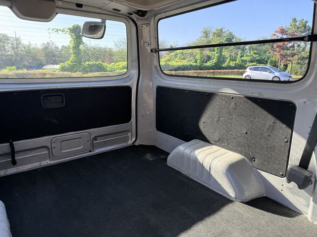 NISSAN NV350 CARAVAN 4WD 2018 Image 31