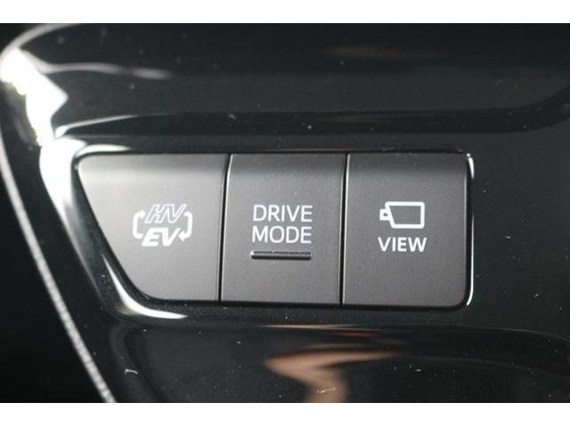 TOYOTA PRIUS PHV 2019 Image 31