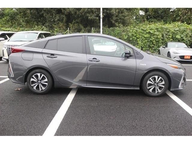 TOYOTA PRIUS PHV 2019 Image 31