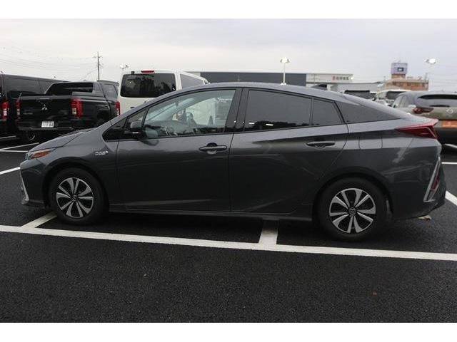 TOYOTA PRIUS PHV 2019 Image 31