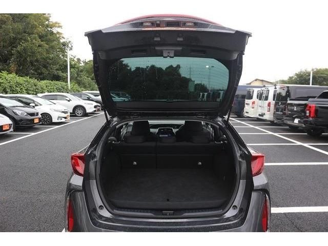 TOYOTA PRIUS PHV 2019 Image 31