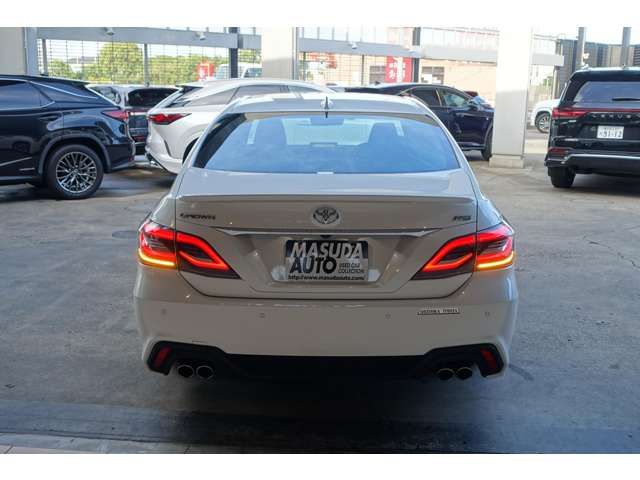 TOYOTA CROWN SEDAN 2018 Image 31