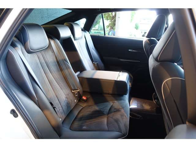 TOYOTA CROWN SEDAN 2018 Image 31