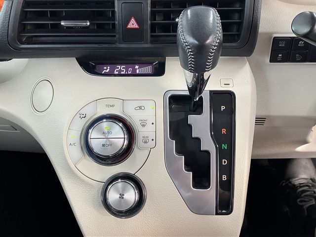 TOYOTA SIENTA HYBRID 2016 Image 31