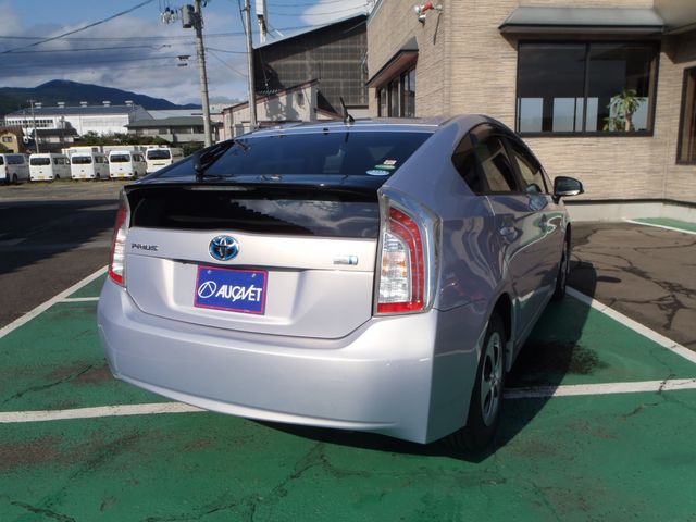 TOYOTA PRIUS 2014 Image 31