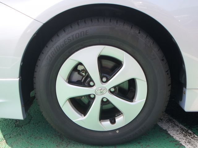 TOYOTA PRIUS 2014 Image 31