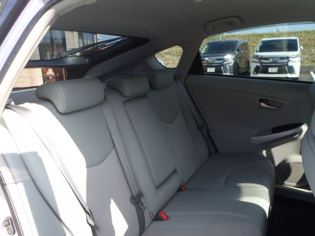 TOYOTA PRIUS 2014 Image 31