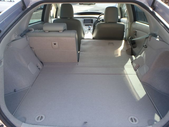 TOYOTA PRIUS 2014 Image 31