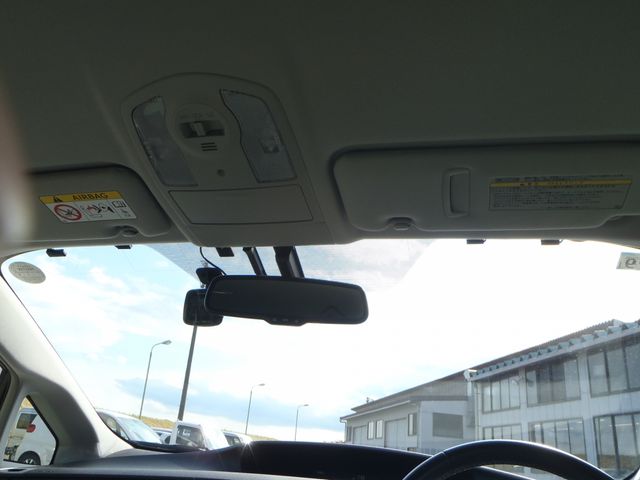 TOYOTA PRIUS 2014 Image 31