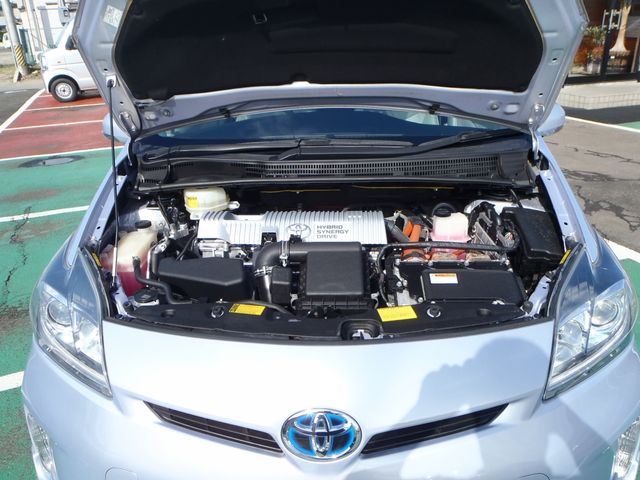 TOYOTA PRIUS 2014 Image 31