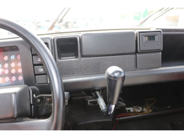 RENAULT QUATRE(4) 1991 Image 31