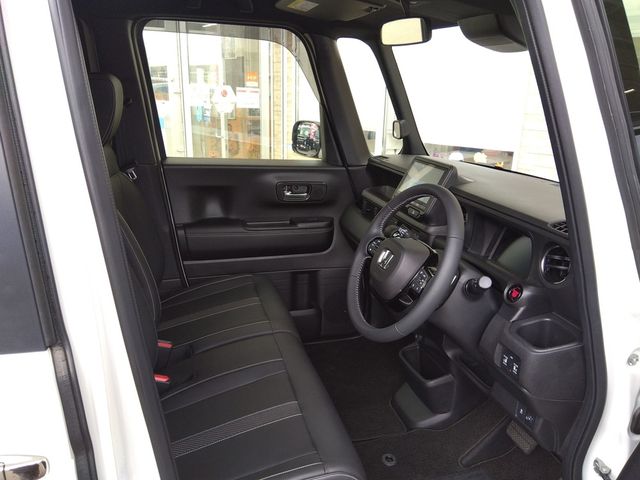 HONDA N BOX CUSTOM 4WD 2023 Image 31