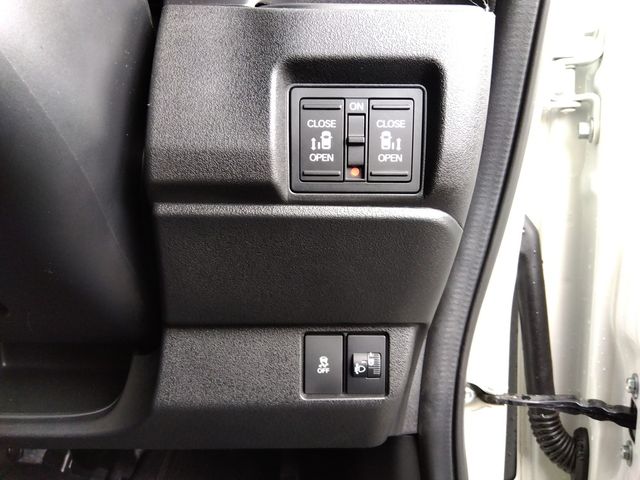 HONDA N BOX CUSTOM 4WD 2023 Image 31