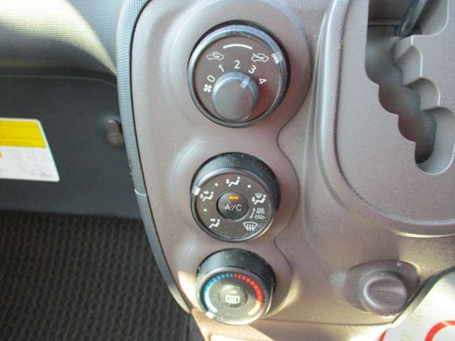 TOYOTA PORTE 2012 Image 31