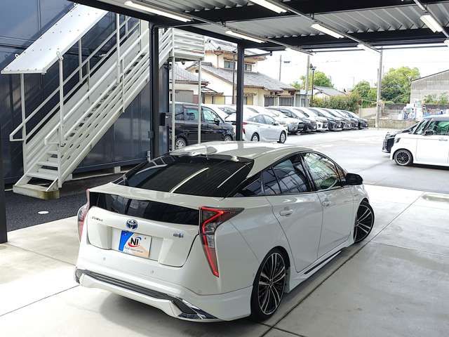 TOYOTA PRIUS 2017 Image 31