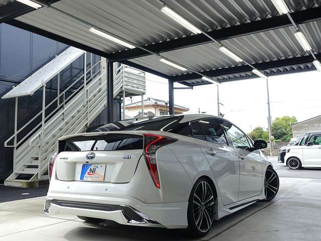 TOYOTA PRIUS 2017 Image 31